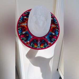🌺 Embroidered Straw Fedora Hat – Made in Mexico (Medium) NEW 🌺